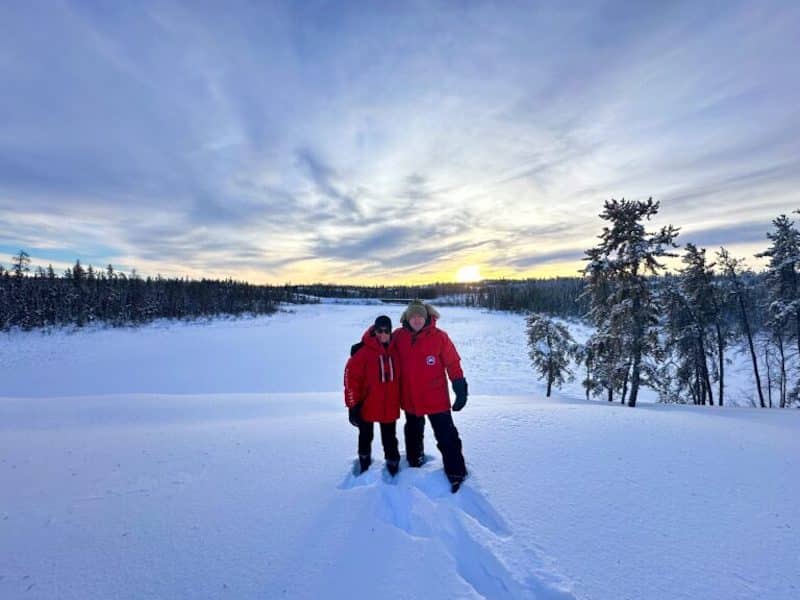 https://www.discovercanadatours.com/wp-content/uploads/2022/05/©NorthStarAdventures-DriveHikeTour-Yellowknife-NWT.jpeg